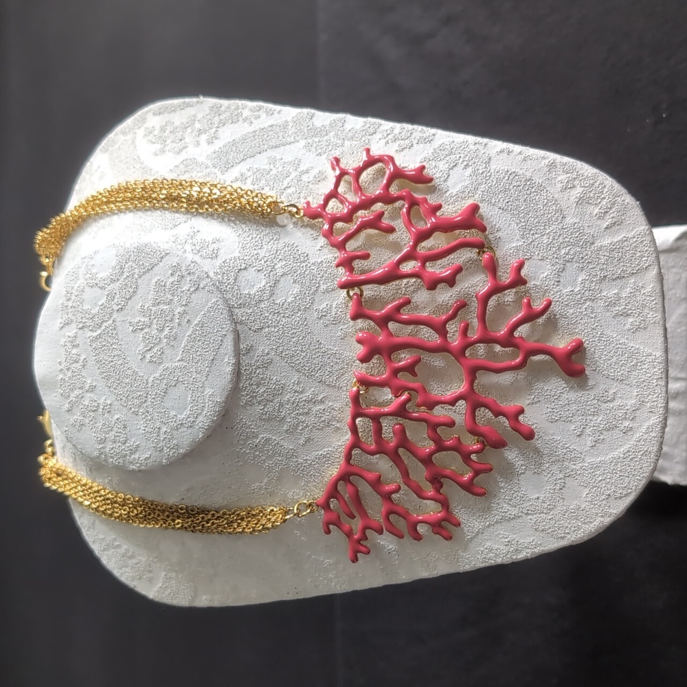 Amrita Singh Enamel Coral necklace